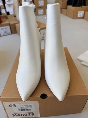 White Women's Pointed Toe Ankle Boots - Classic Chic